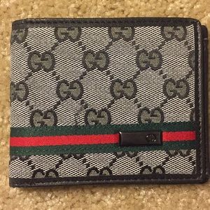 BRAND NEW GUCCI GG SUPREME WALLET